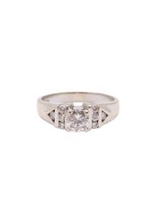 14kt White Gold 0.75 tcw Diamond ring - size 7 with $5,100 appraisal