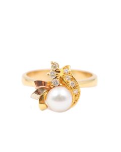 Diamonds & pearl 14K yg ring .5 inch top diameter 